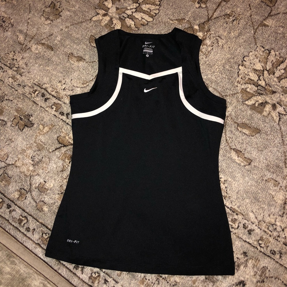 nike workout top